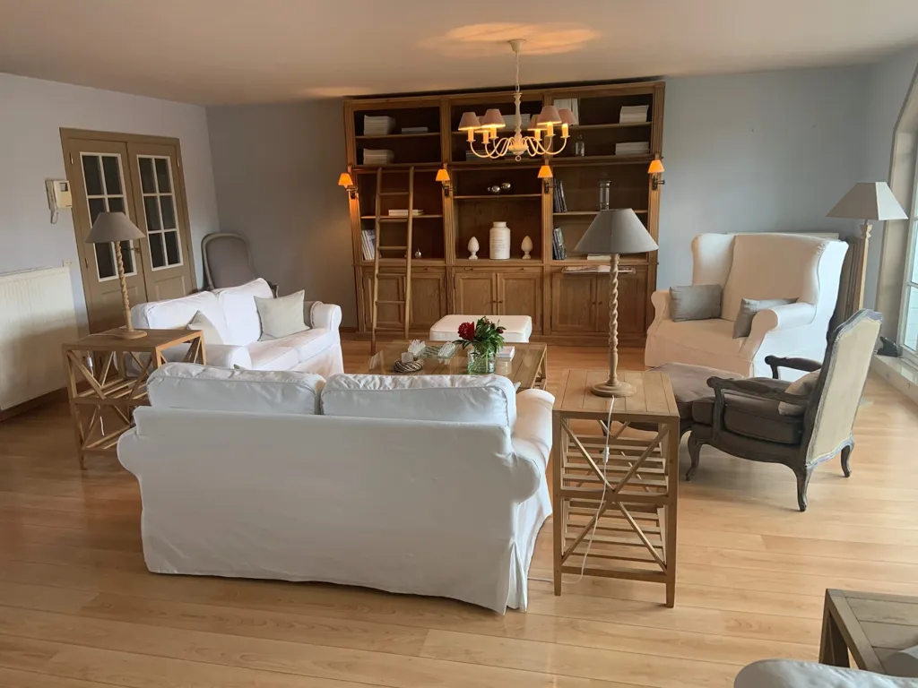 Elutuba - Duplex Apartment with Terrace in Waregem