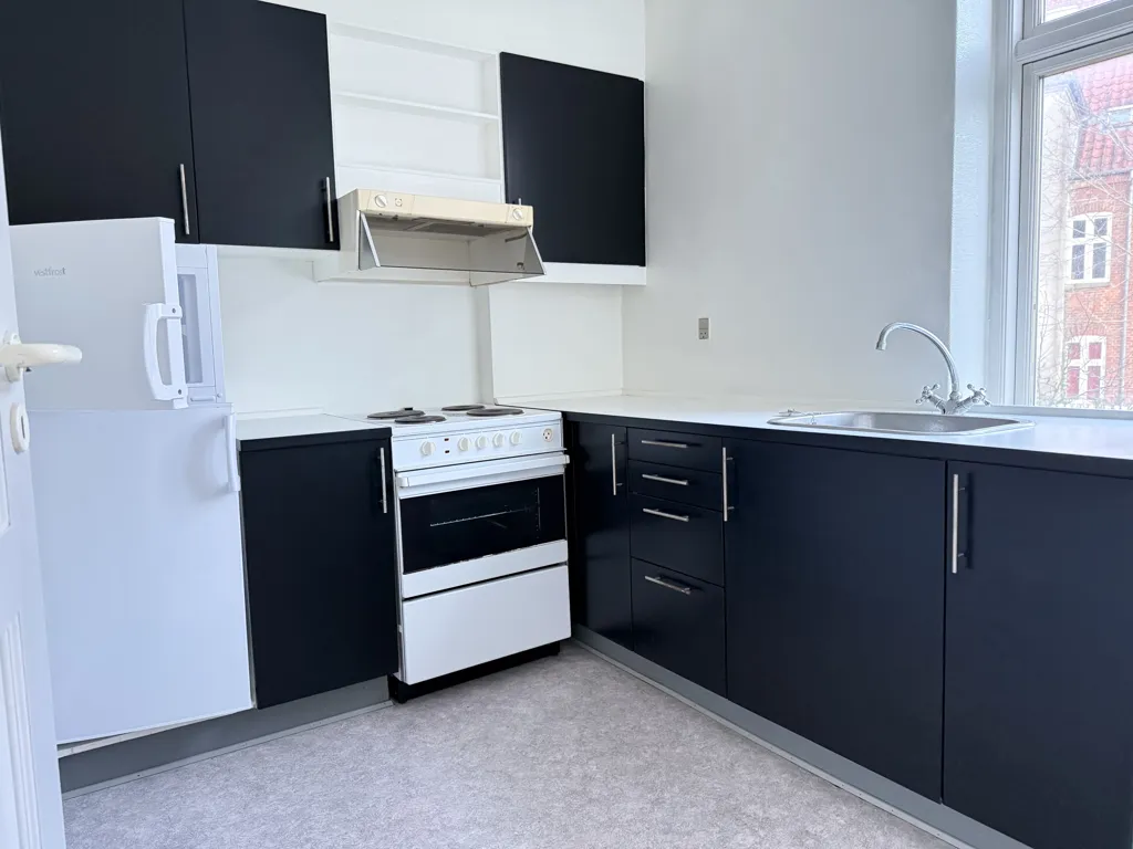 Cuisine - Charming 2-Bedroom in Central Location