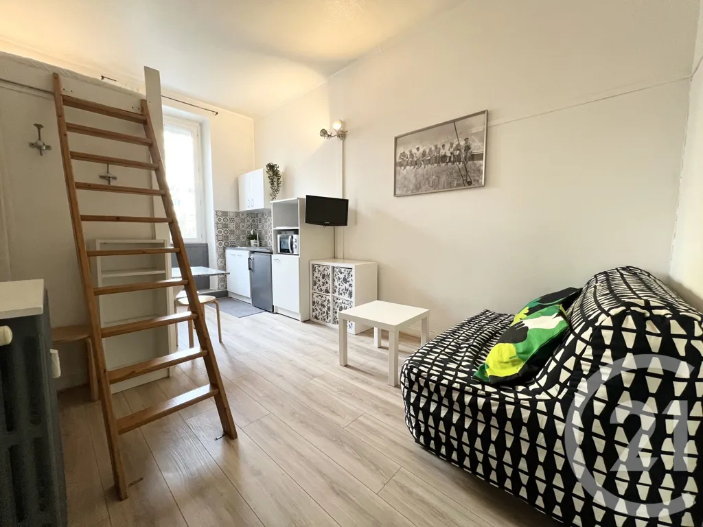 Séjour - Studio Meublé Proche Gare à Grenoble