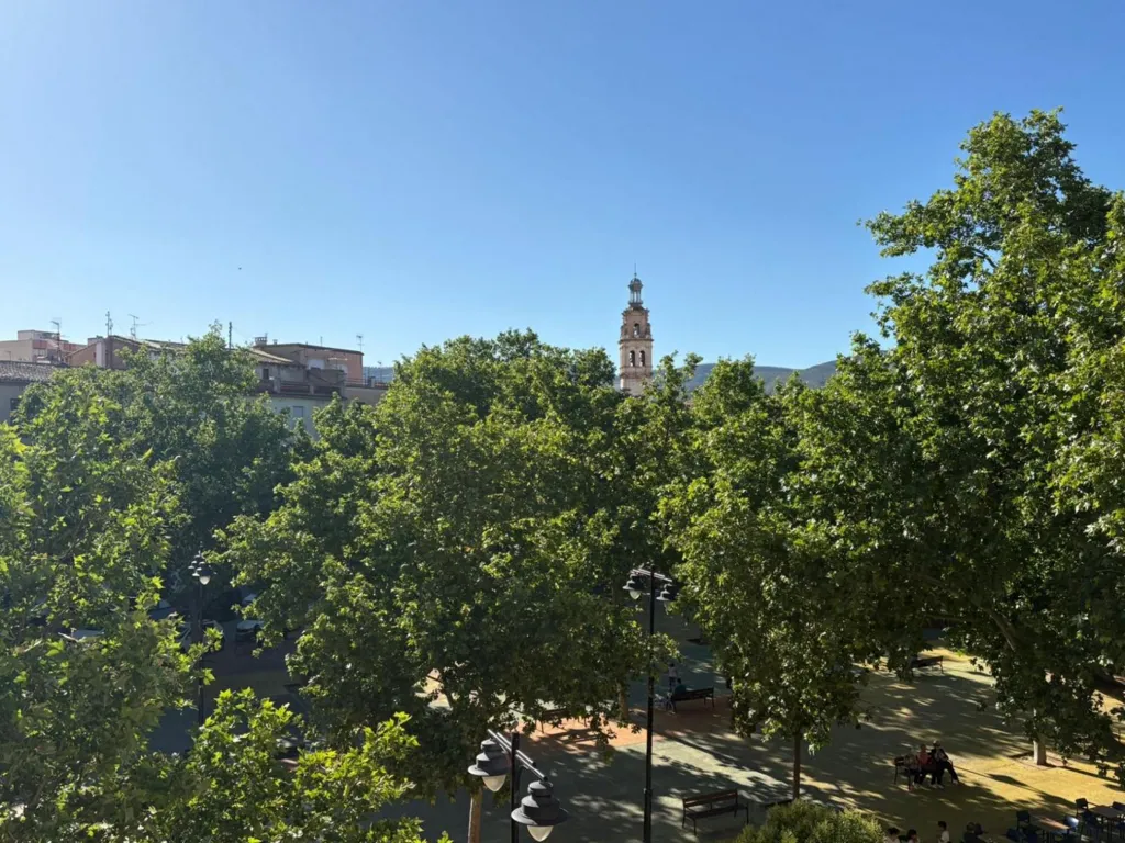 Refurbished Flat with 5 Bedrooms in Centro, Ontinyent