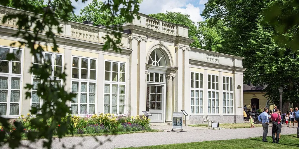 Garden - 1930s Charm Flat in Haga Norra, Solna