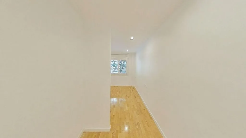 Apartment with Balcony in Sants, Barcelona
