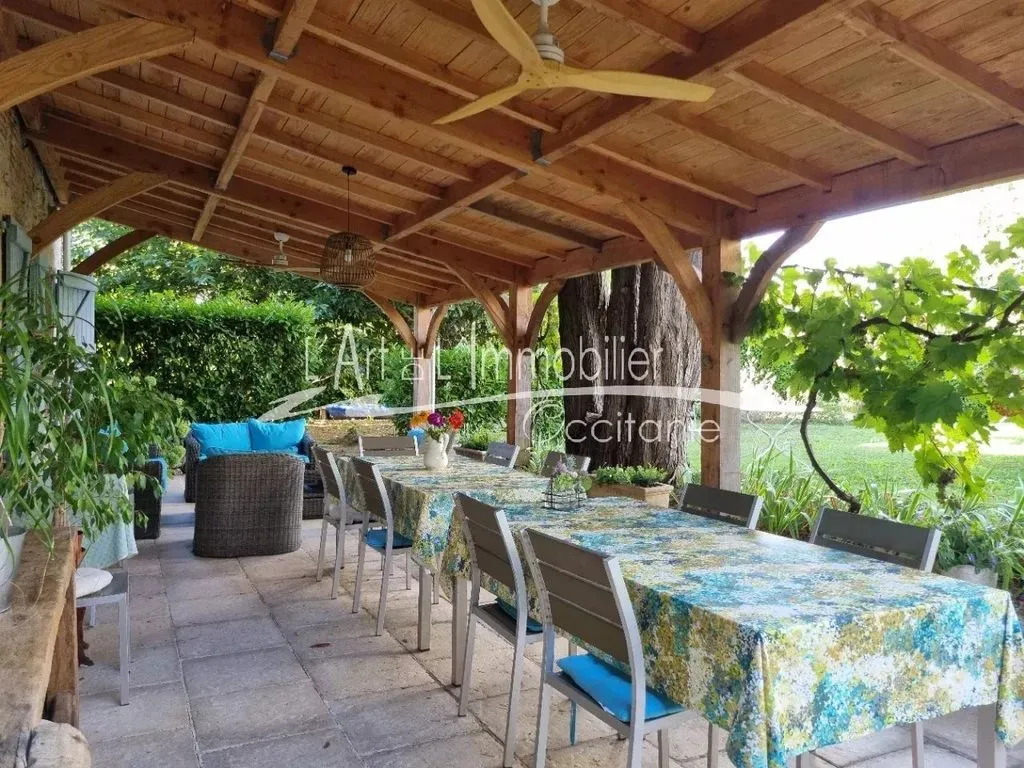 Terrasse - Hôtel de Charme avec Piscine au Cœur de Mercuès