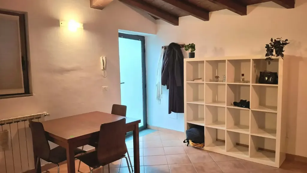 Salle à manger - One-Bedroom Apartment with Metro Access in Milan