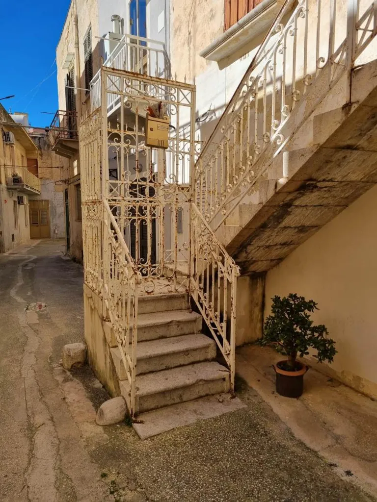 Stanze - Appartamento da ristrutturare con terrazza a Marsala