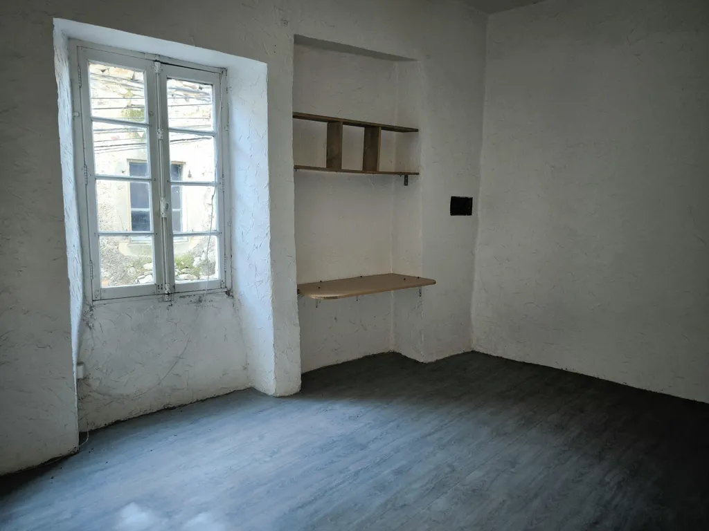 Pièces - Maison de village à rénover avec cour intérieure