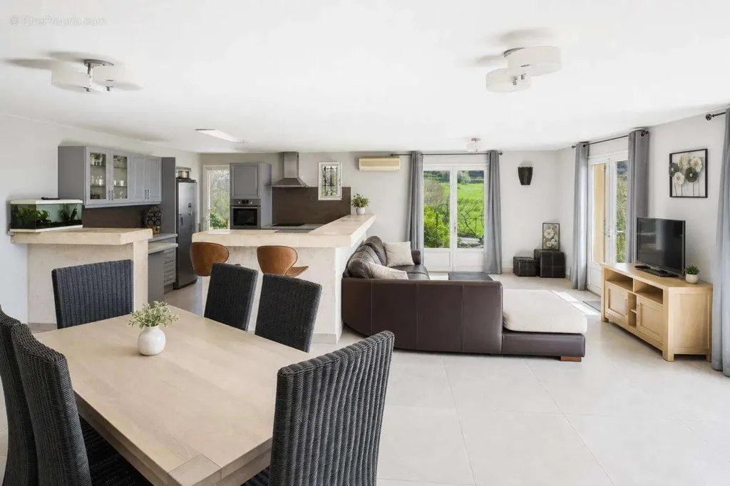 Sala da pranzo - Family House with Pool in Callian