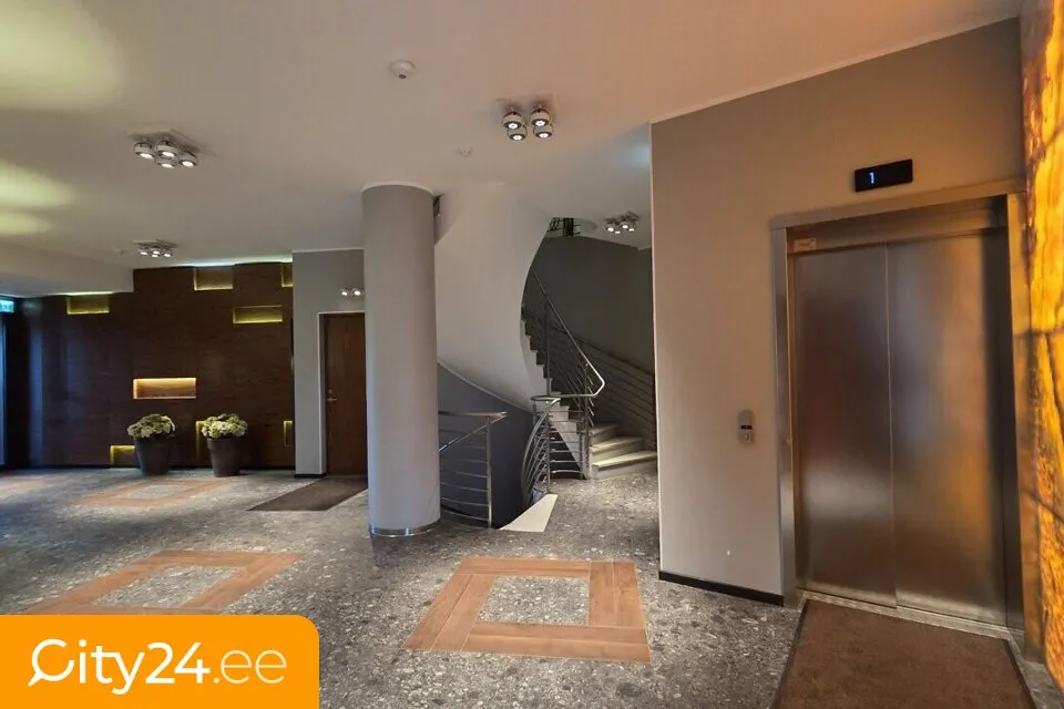 hallway_entrance