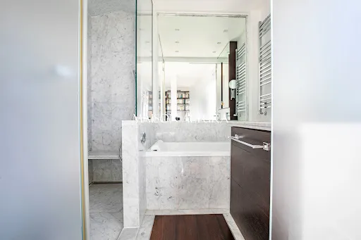 Salles de bain - Appartement de Luxe avec Vue Tour Eiffel à Paris 7ᵉ