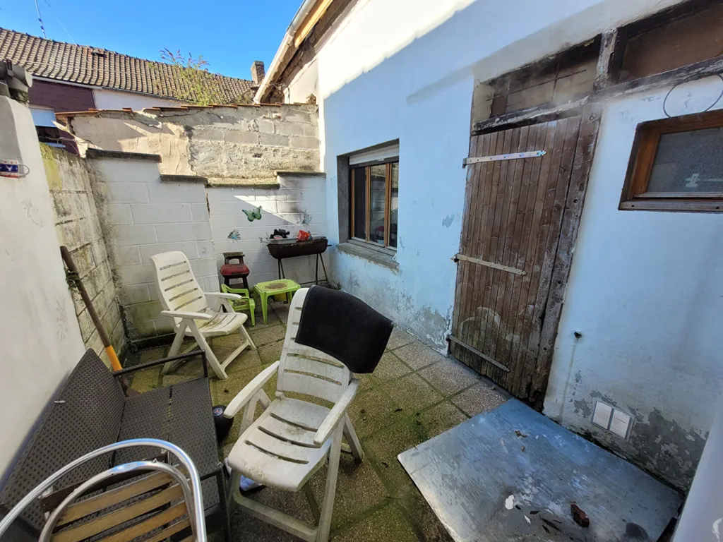 Aed - Renovated Town House with Courtyard in Denain