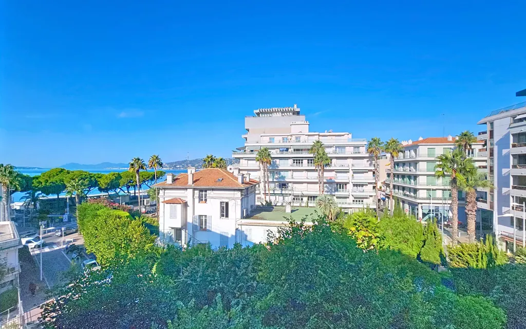 Õhuvaade - Spacious Apartment with Sea View in Juan-les-Pins
