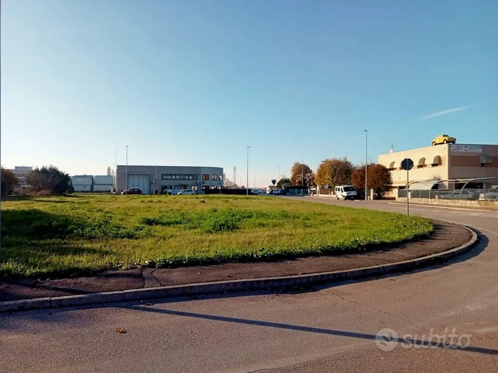 Aed - Industrial Plot with Edificable Space in Borgo Veneto