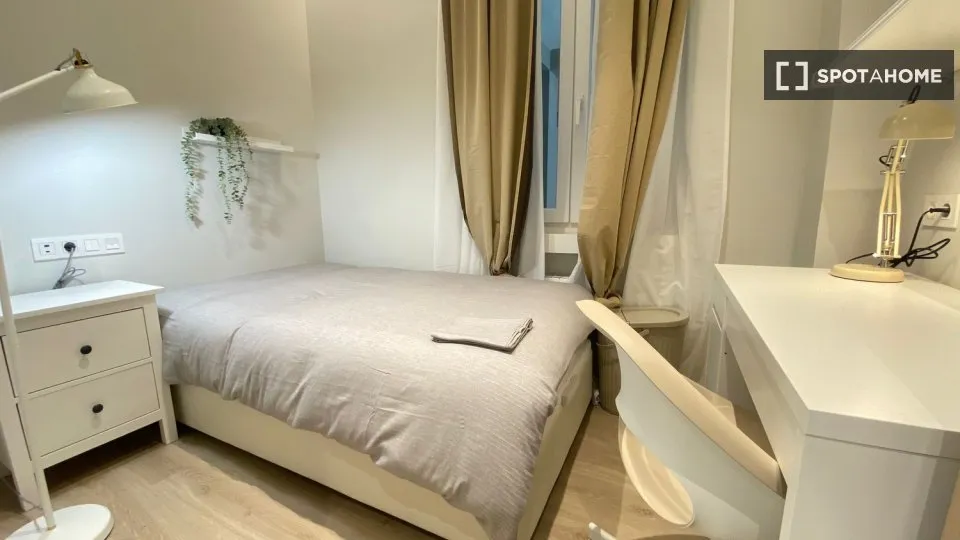 Magamistoad - Shared Flat with Lift in Niño Jesús, Madrid