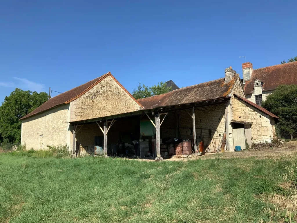 Extérieur - Ensemble Immobilier à Rénover avec Dépendances à Saint Sauveur