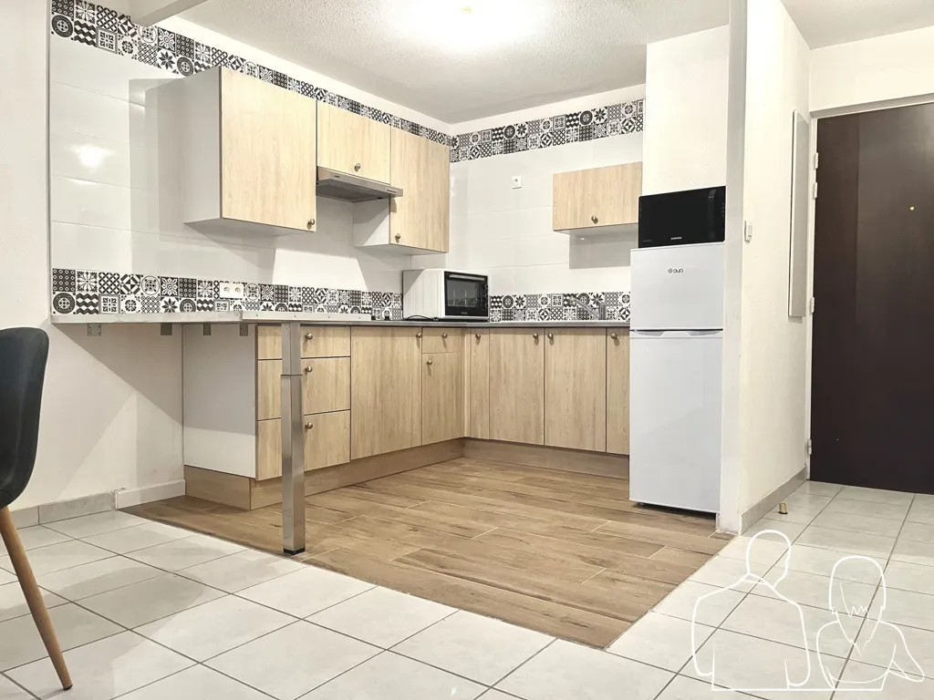 Cuisine - Appartement Meublé T2 avec Ascenseur au Centre de Beuzeville