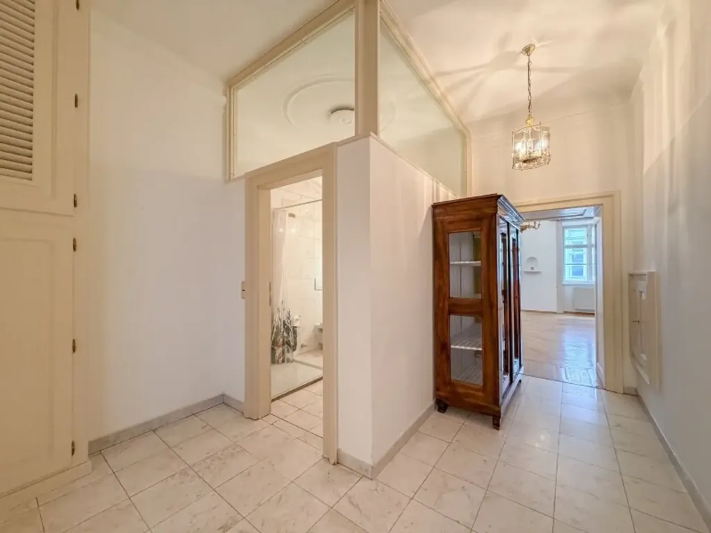 Esik - Historic Altbau Apartment in Vienna Centre