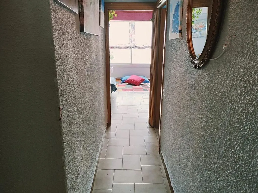 Hallway - 3-Bedroom Flat with Garage in Casetas