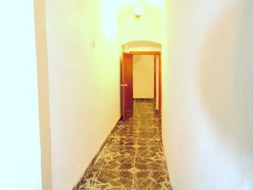 Entrée - Traditional Chalet with Historic Charm in Cáceres