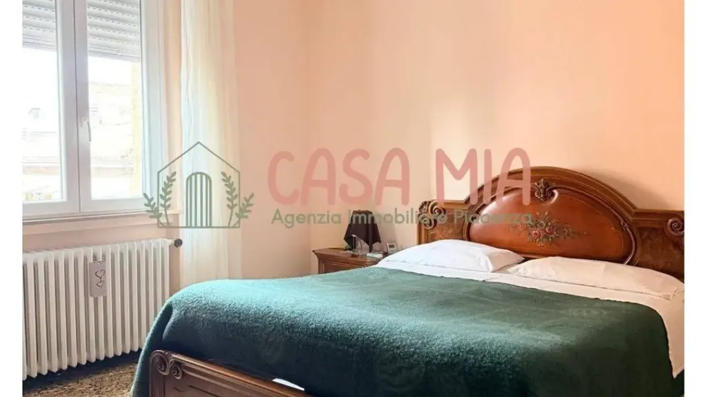 Chambres - Spacious Apartment with Balcony in Piacenza