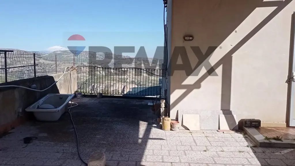 Terrasse - Villa Portion with Garden in Caltagirone