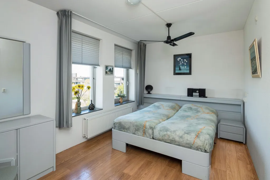 Magamistoad - Corner Flat with Terrace in Barendrecht