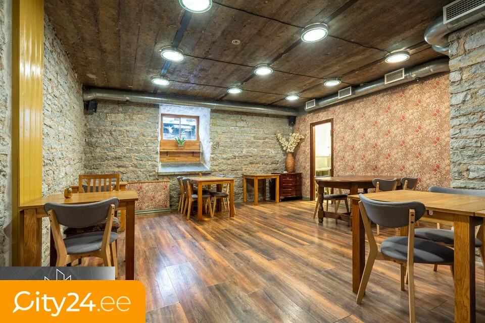 Söögituba - Loft Office with Storage in Tallinn City Centre