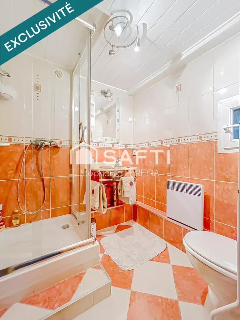 Bagni - House with Cinema Space in Town Centre