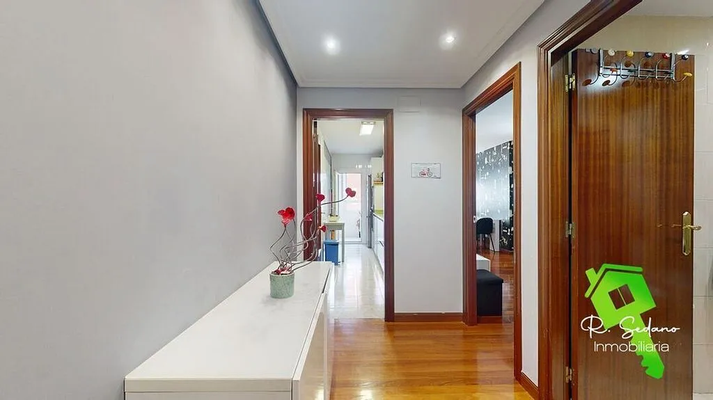 Esik - Apartment with Garden and Garage in San Vicente