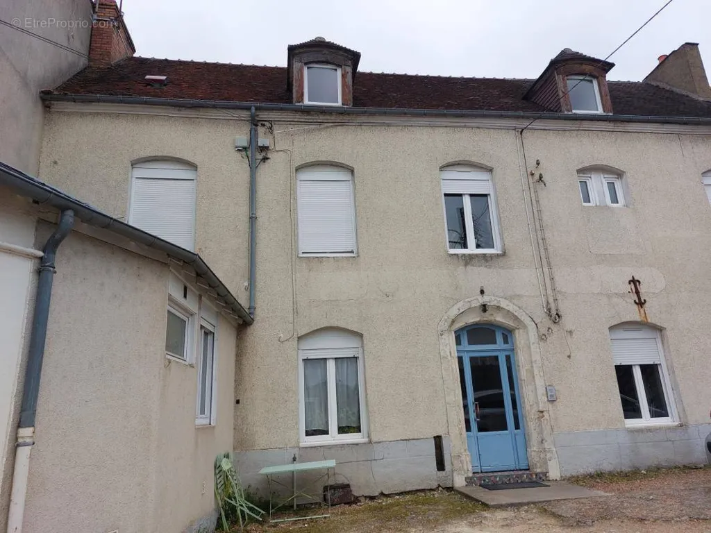 Esterno - Income-Generating Building with Parking in La Ferté Bernard