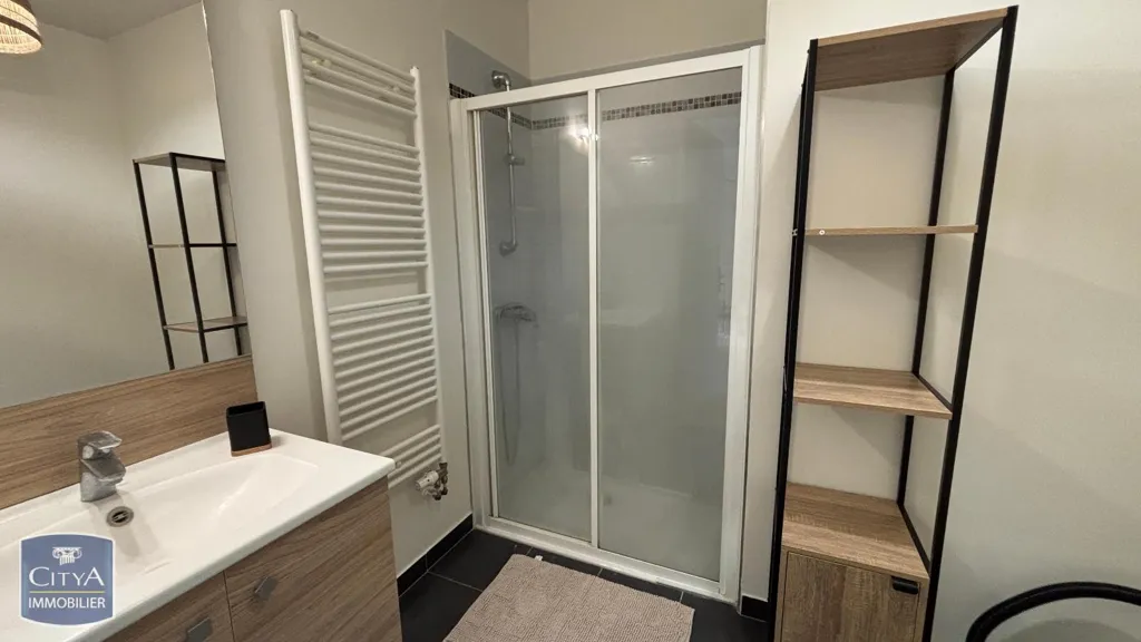 Vannitoad - Meubled Studio in Quiet Gennevilliers