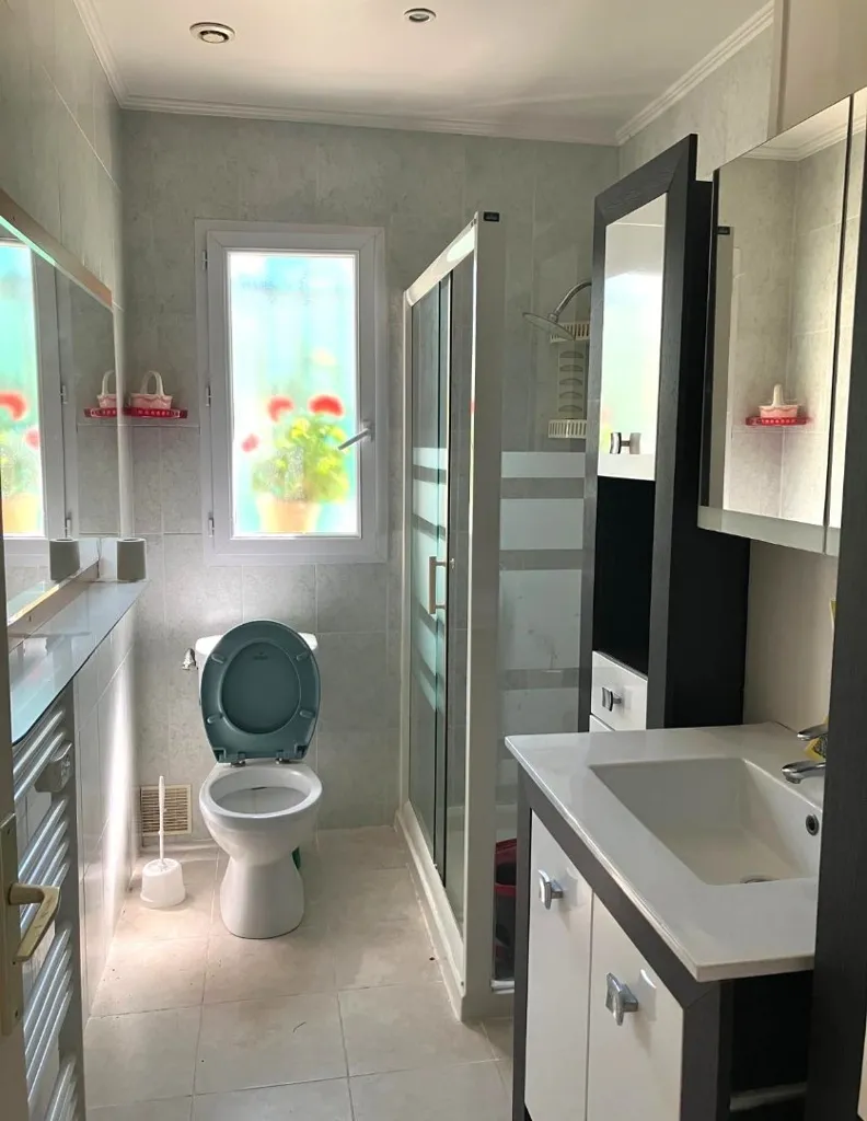 Salles de bain - Appartement en Rez-de-Jardin avec Jardin à Béziers