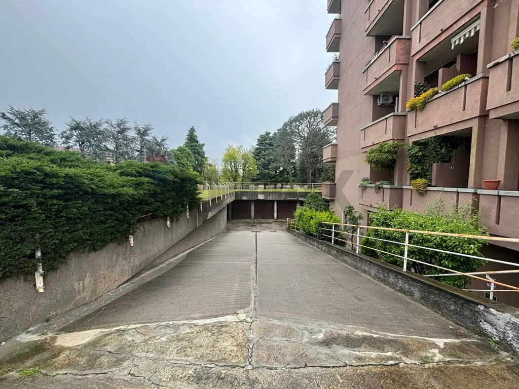 Extérieur - Single Garage with Metro Access in Rho