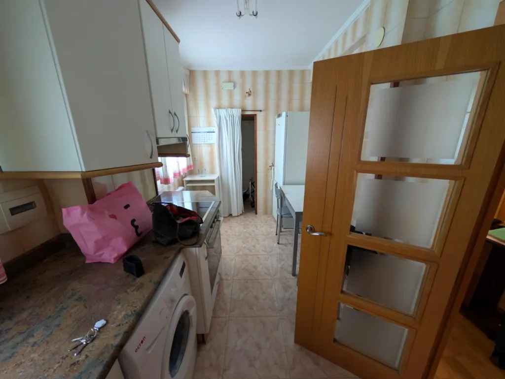 Cuisine - Bright 3-Bedroom Flat in Santurtzi