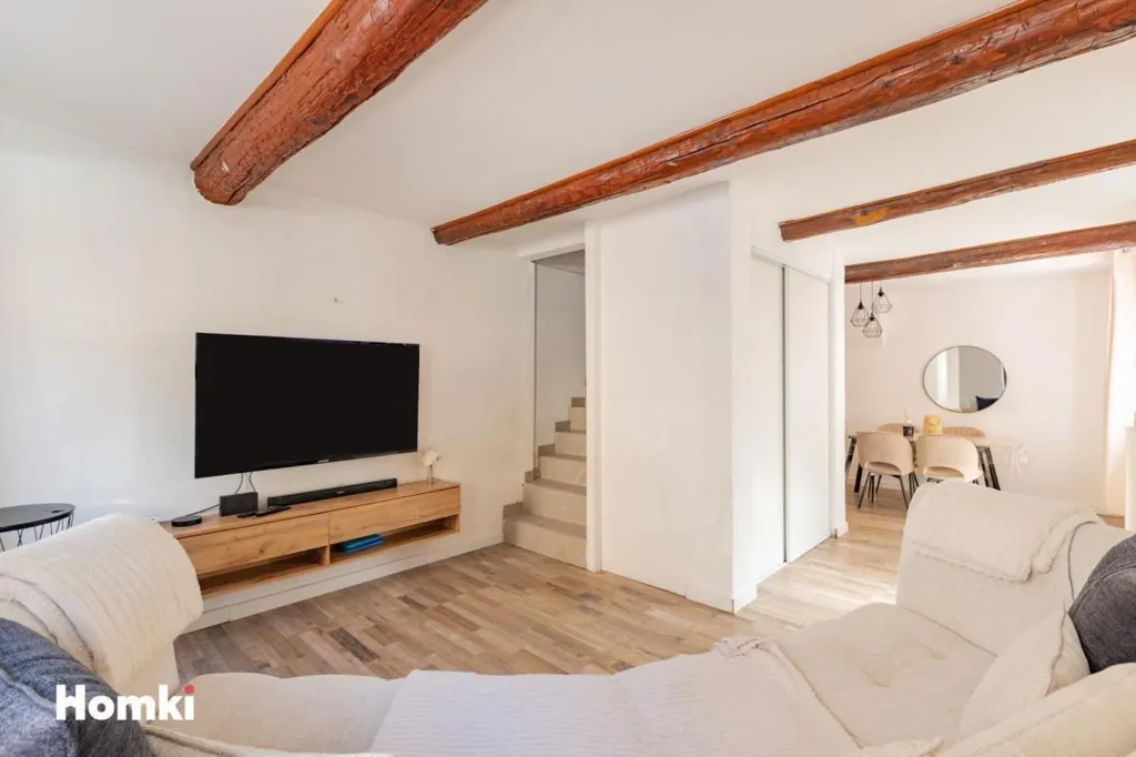 Séjour - Ensemble Immobilier avec 3 Logements à Coursan