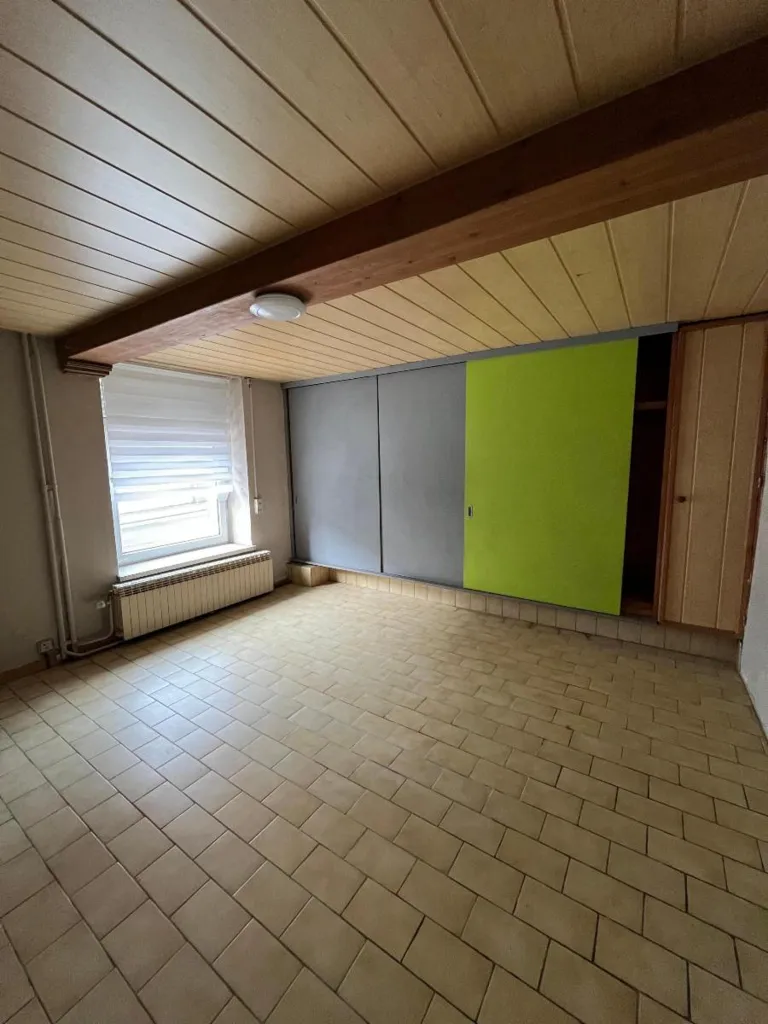 Pièces - Maison en Pierre avec Jardin à Rénover