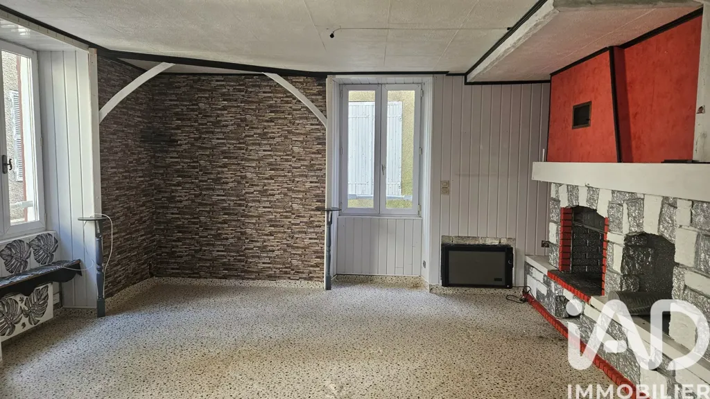 Living Room - Town House with Garage in Maurs Centre