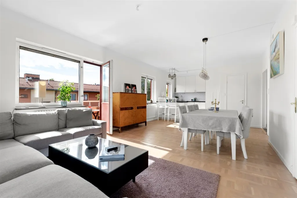 Séjour - Modern Flat with South-Facing Balcony in Riksby