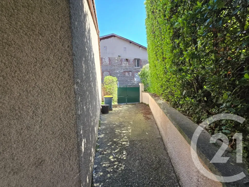 Extérieur - Maison avec Terrasse et Jardin à Saint-Étienne