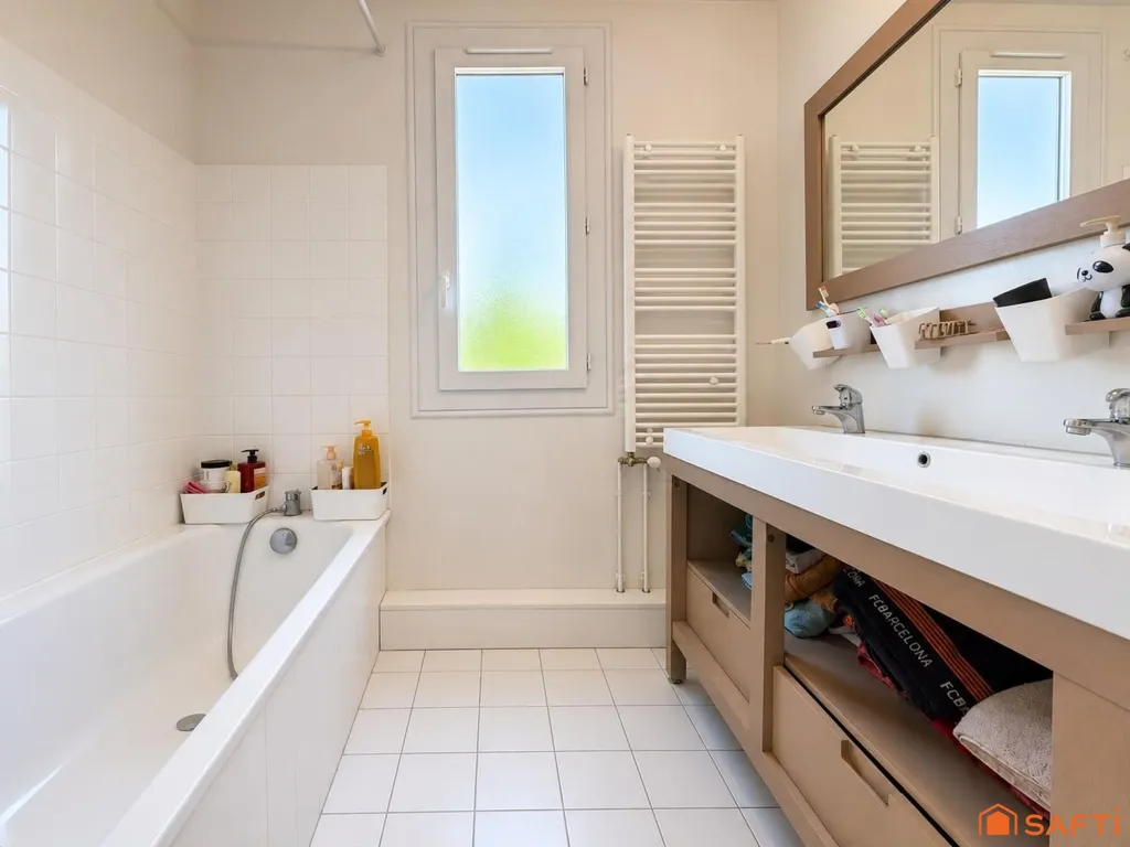 Salles de bain - Maison Familiale avec Jardin à Canteleu