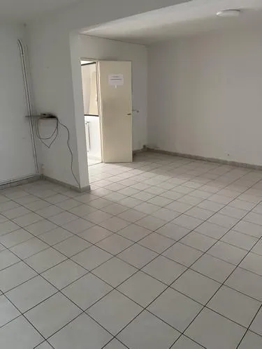 Toad - 4-Piece Flat with Balcony in Perpignan