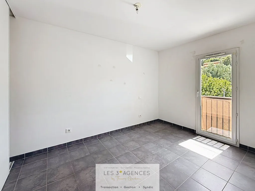 Pièces - Appartement T2 avec Balcon au Centre de Cogolin