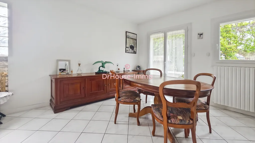 Salle à manger - Maison Familiale avec Jacuzzi à Savigny-sur-Orge
