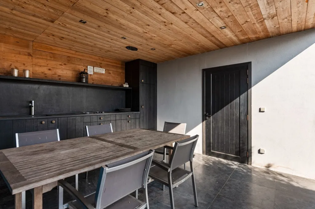 3-bedroom house in Hoevenen