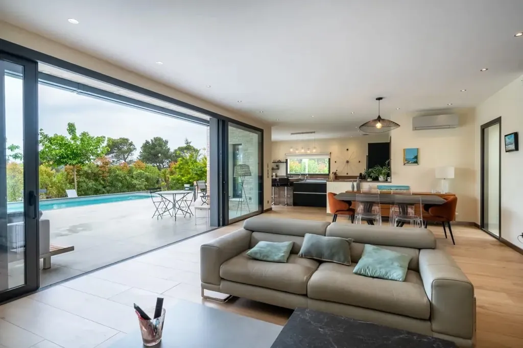 Living Room - Family Villa with Pool in Ventabren