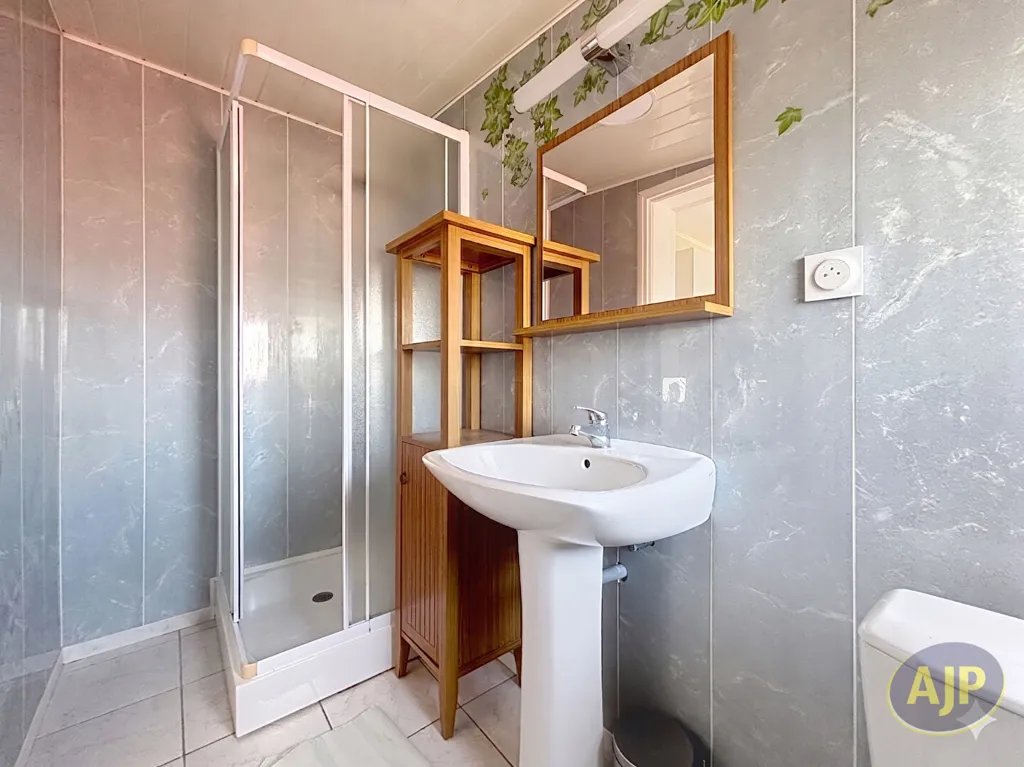 Bagni - Studio with Courtyard Access in Les Sables-d'Olonne