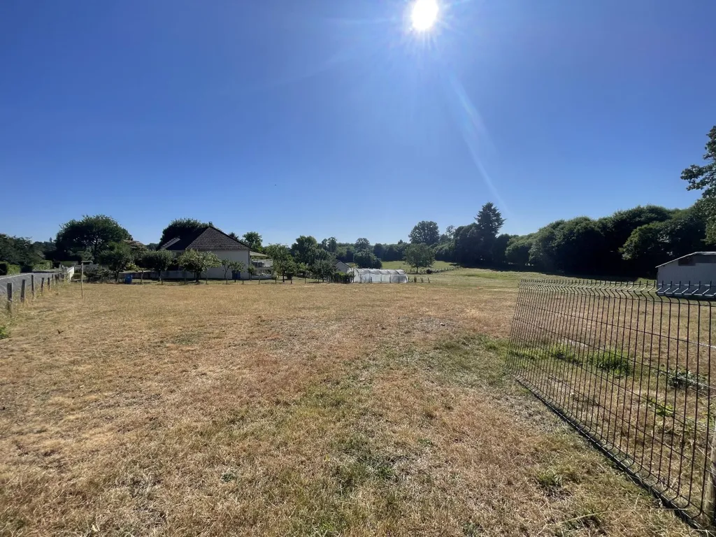 Aed - Buildable Plot in Quiet Glandon