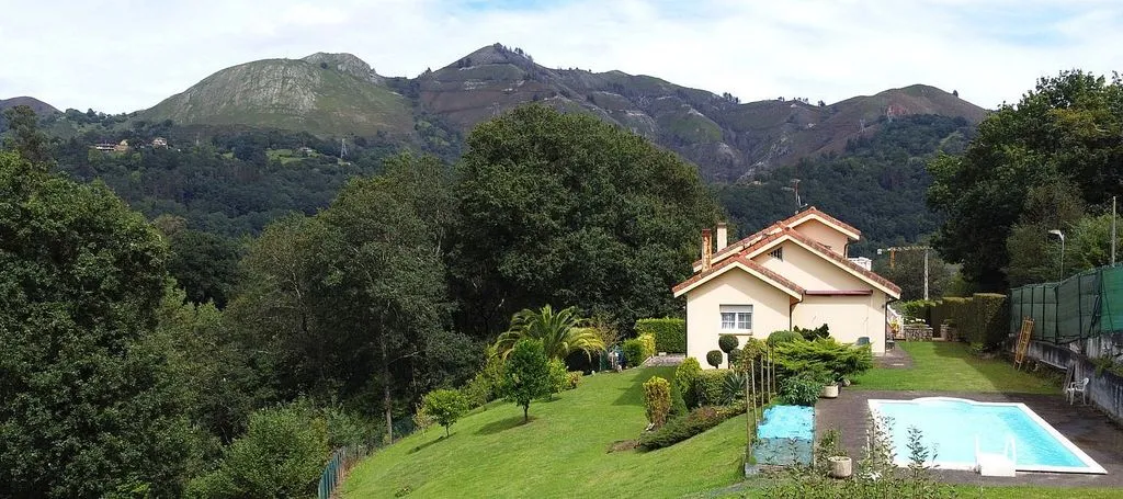 Aed - Chalet with Mountain Views in Caxidi, Parres