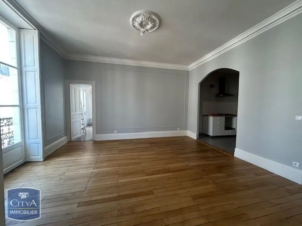 Elutuba - Spacious Flat with Balcony in Blois Centre