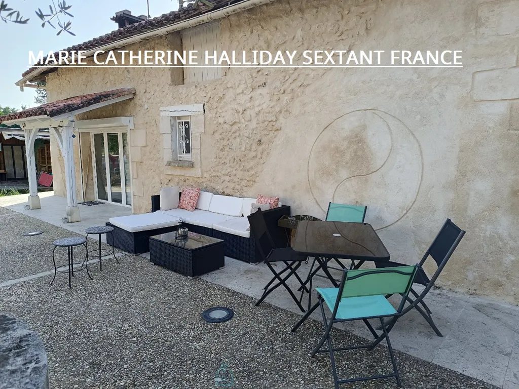 Terrasse - Ferme Rénovée avec 2 Gîtes et Cour Intérieure à Périgueux