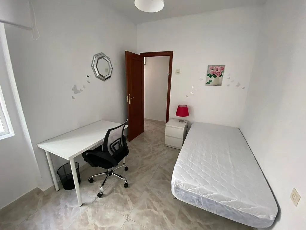 Magamistoad - Student Flat with Ascensor in Pajaritos